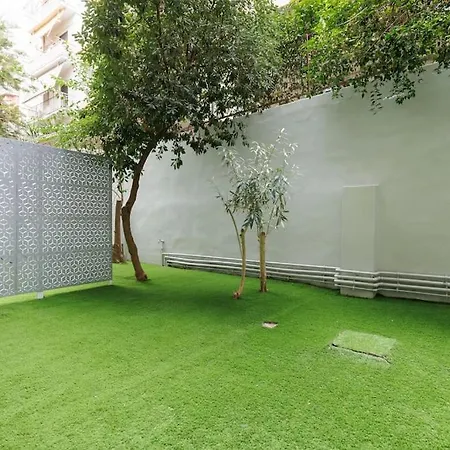 Snug With Shared Garden Iv Apartment Athens